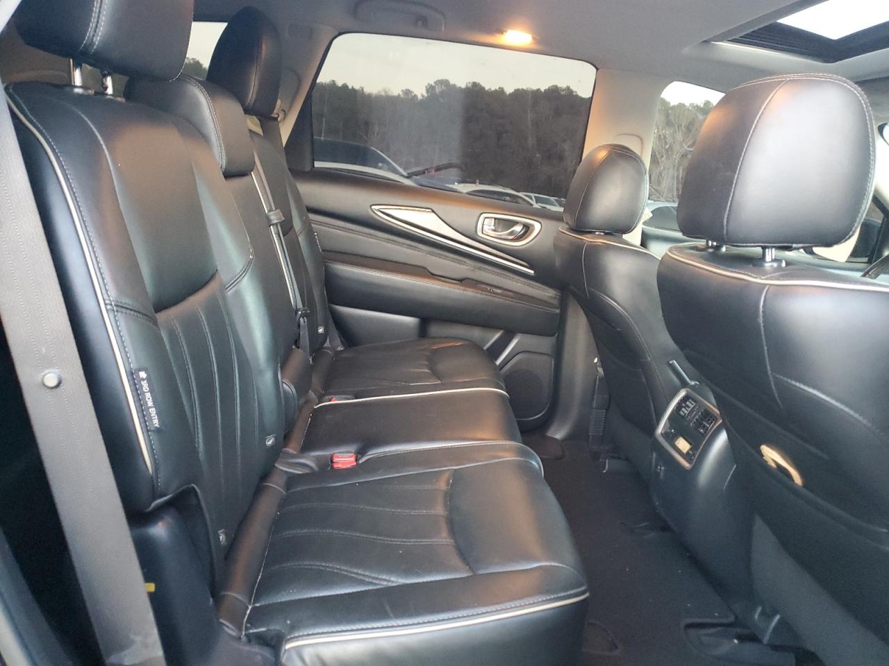 2018 Infiniti QX60 - Image 11