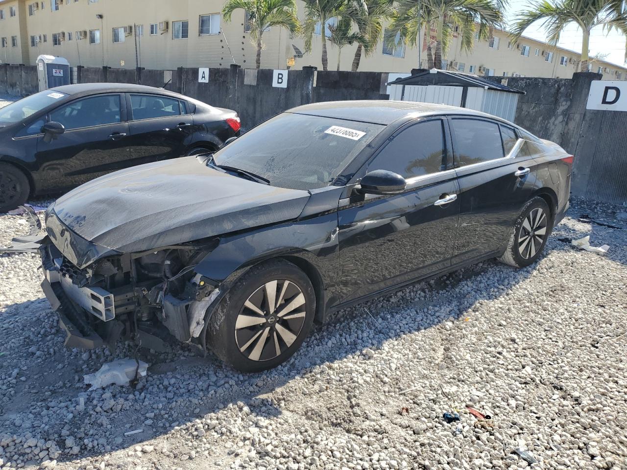 2020 Nissan Altima - Image 1
