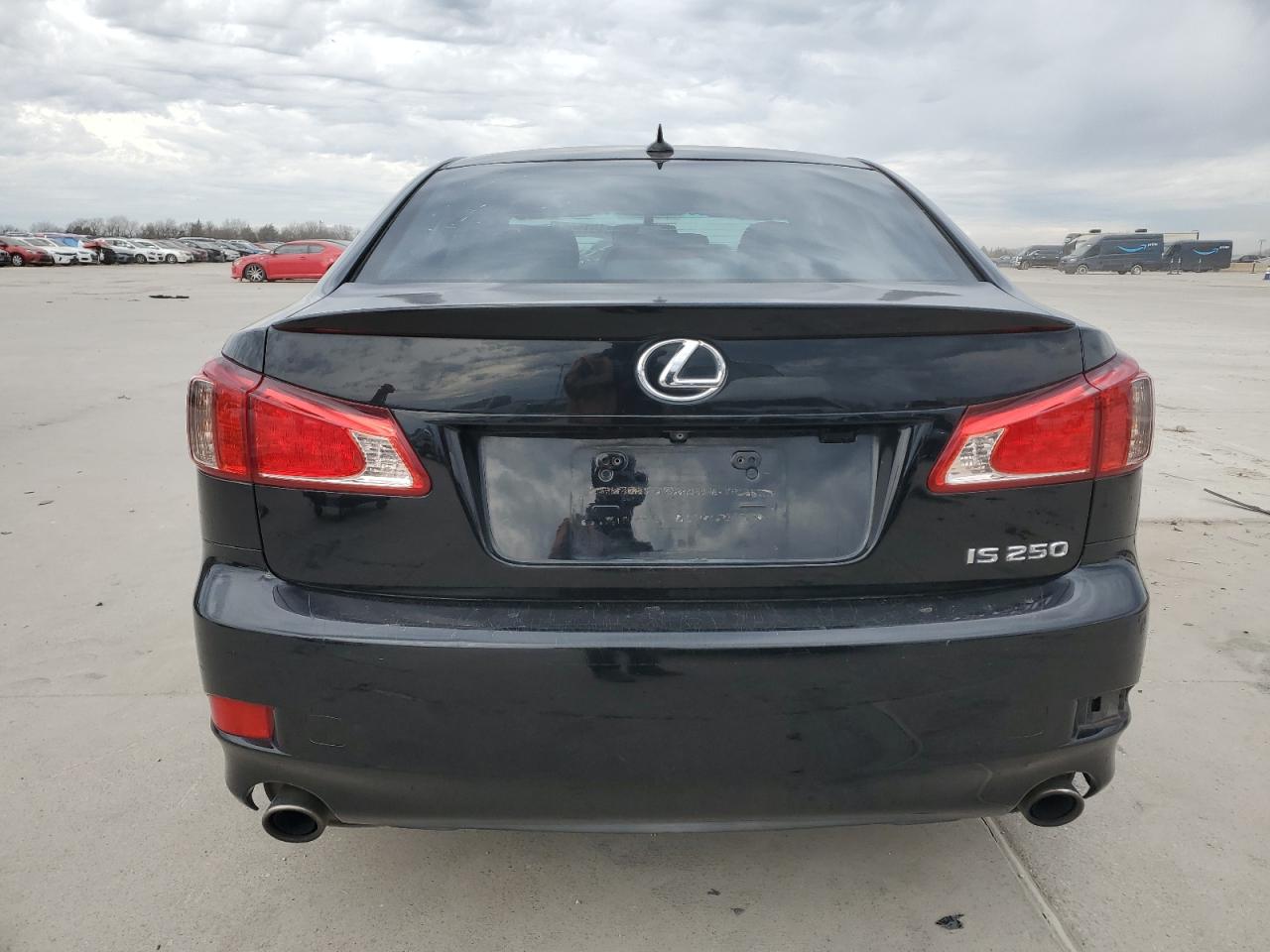 2011 Lexus IS - Image 6