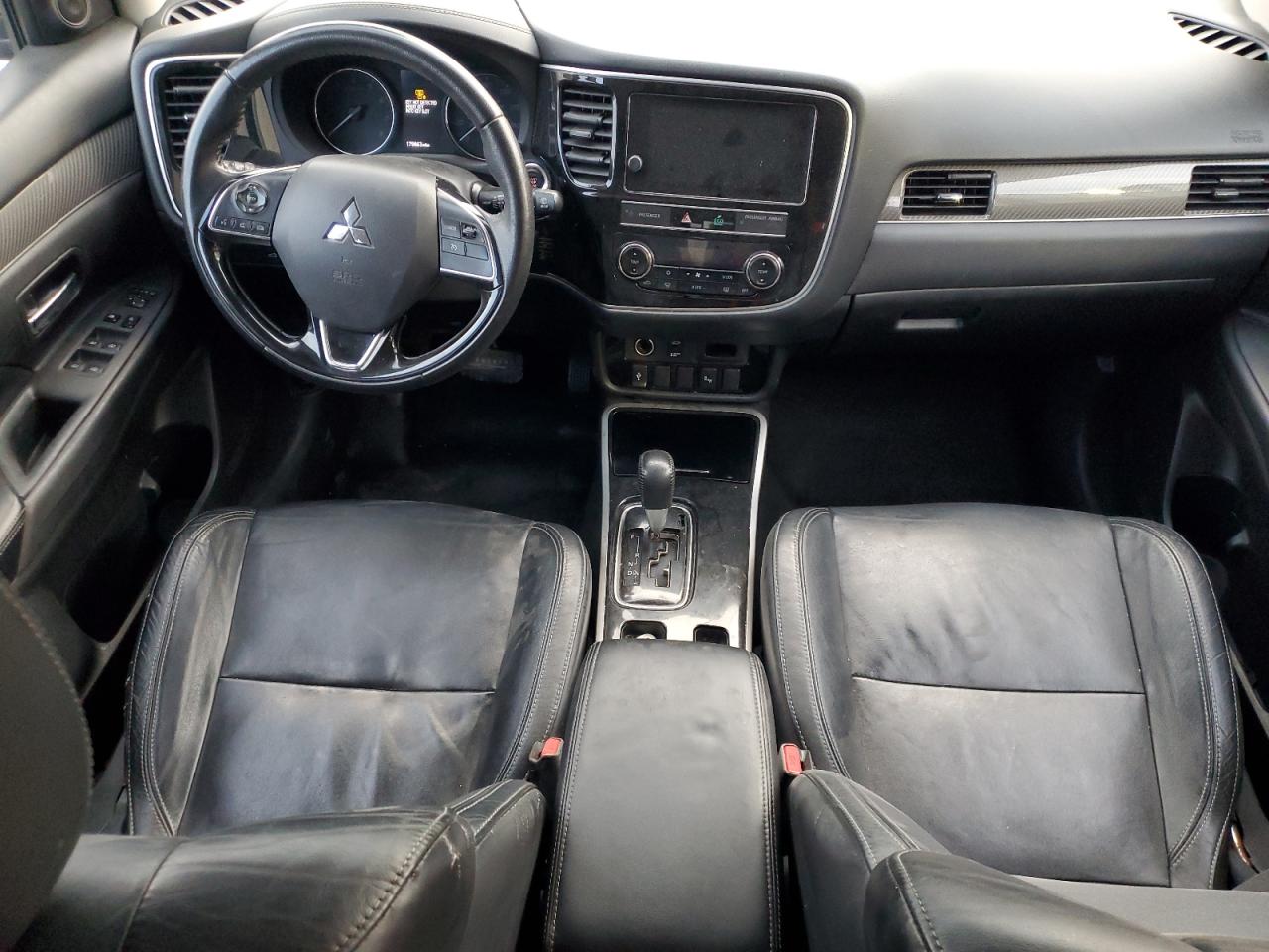 2019 Mitsubishi Outlander - Image 8