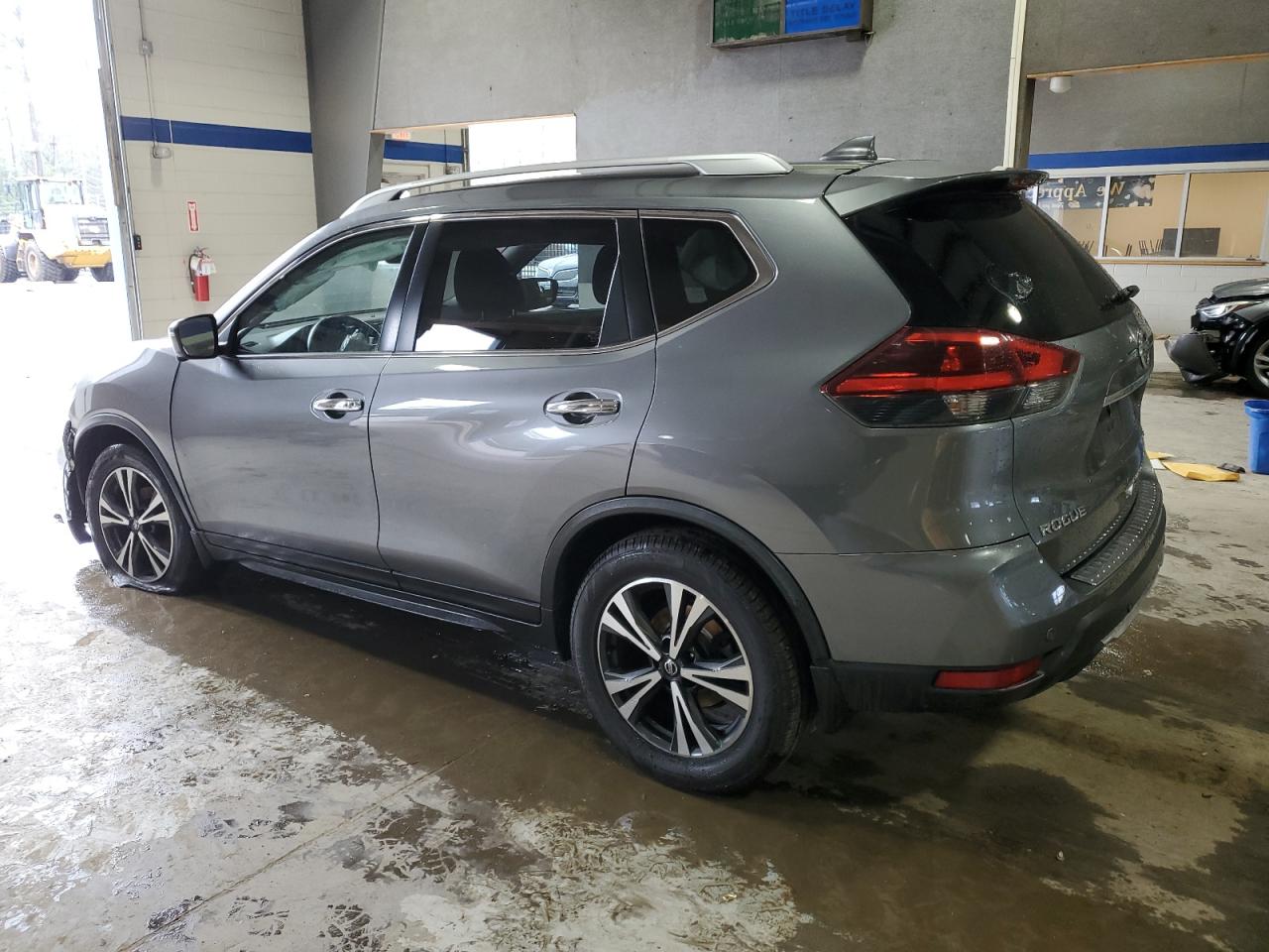 2019 Nissan Rogue - Image 2