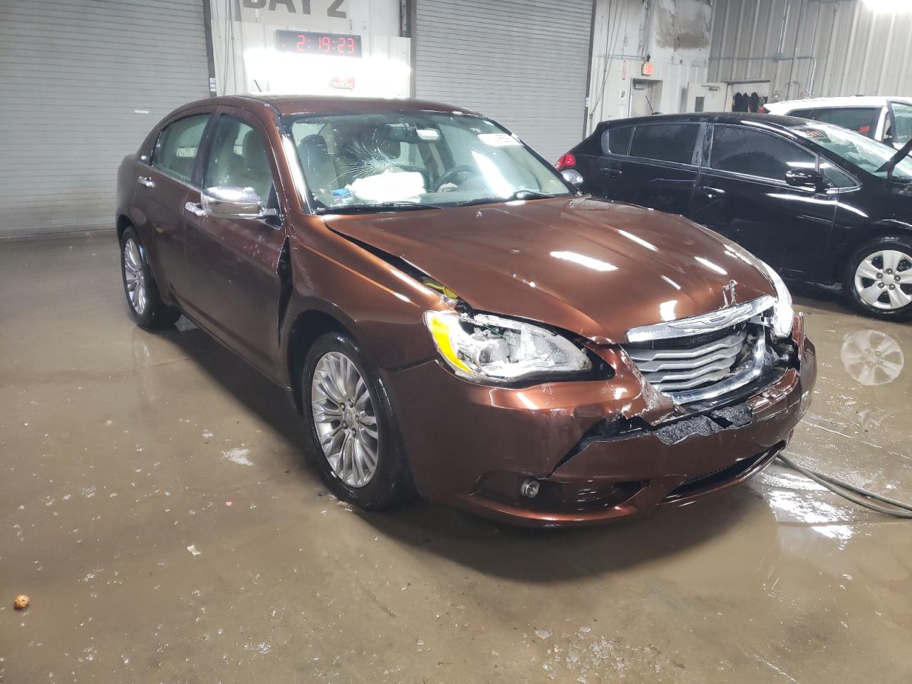 2013 Chrysler 200 - Image 4