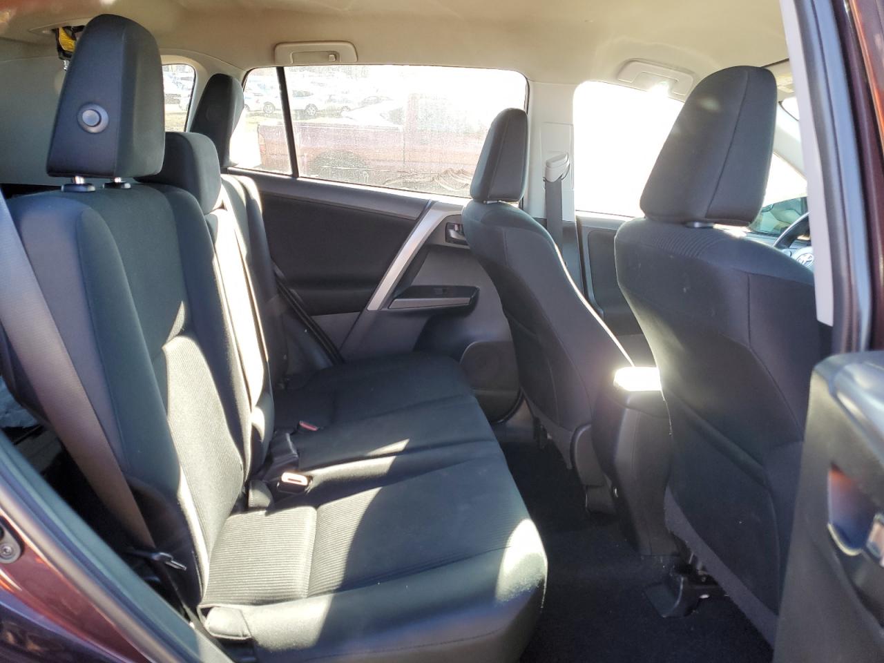 2018 Toyota RAV 4 - Image 11