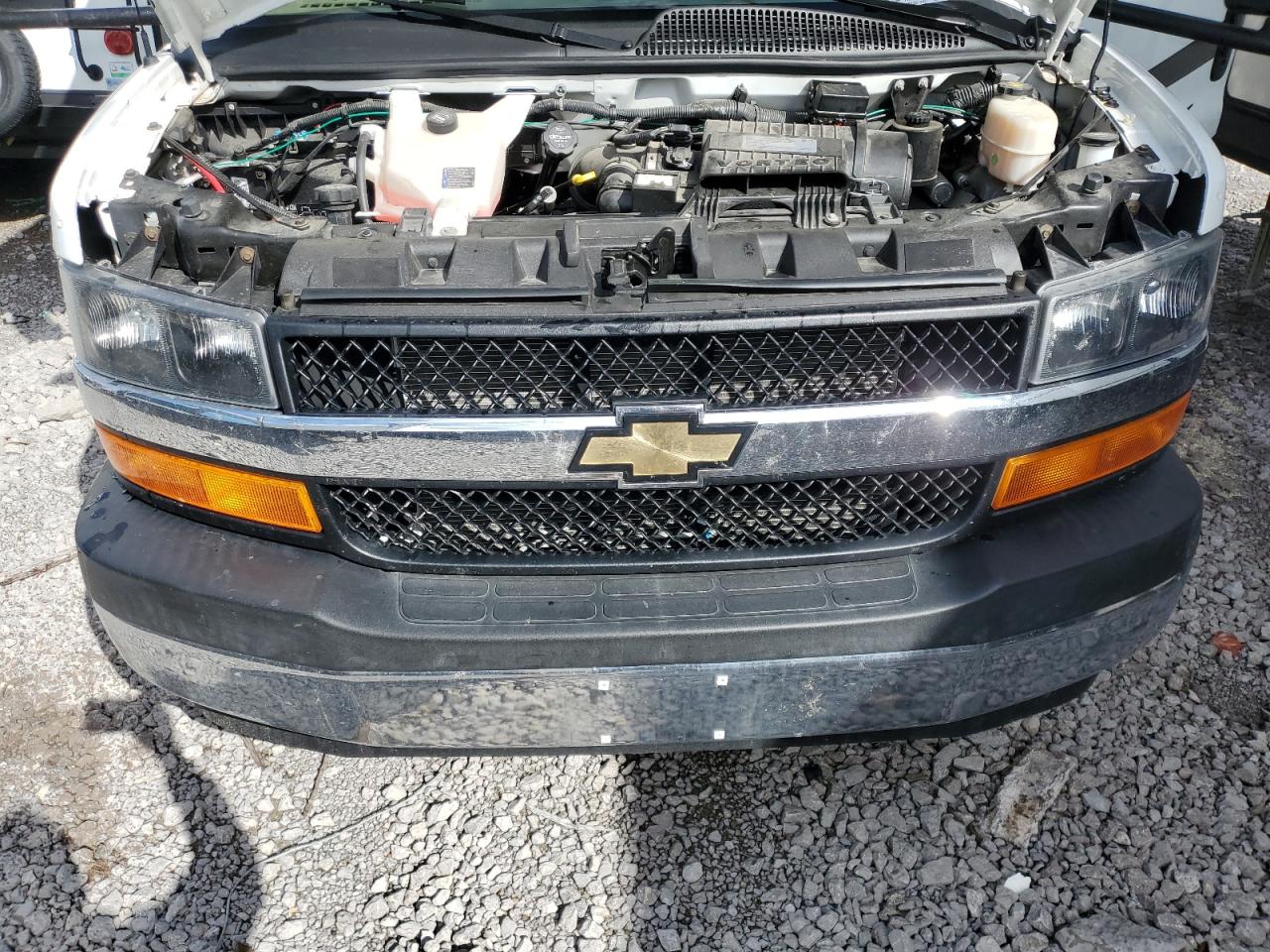 2017 Chevrolet Express - Image 7