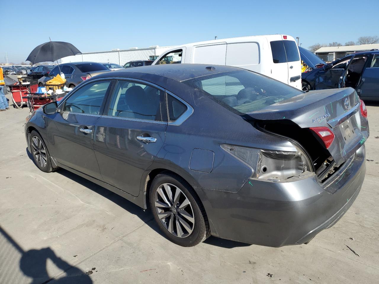 2016 Nissan Altima - Image 2