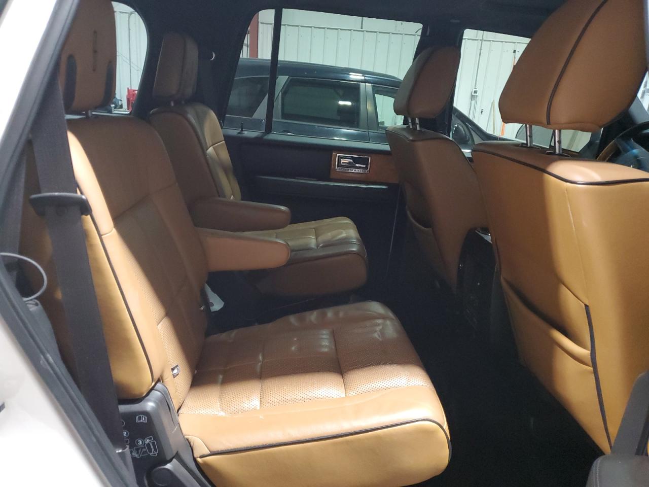 2011 Lincoln Navigator VIN: 5LMJJ2J5XBEJ04114 Lot: 87755705