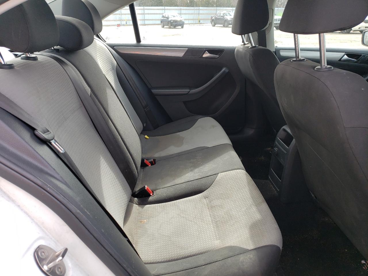 2017 Volkswagen Jetta - Image 10