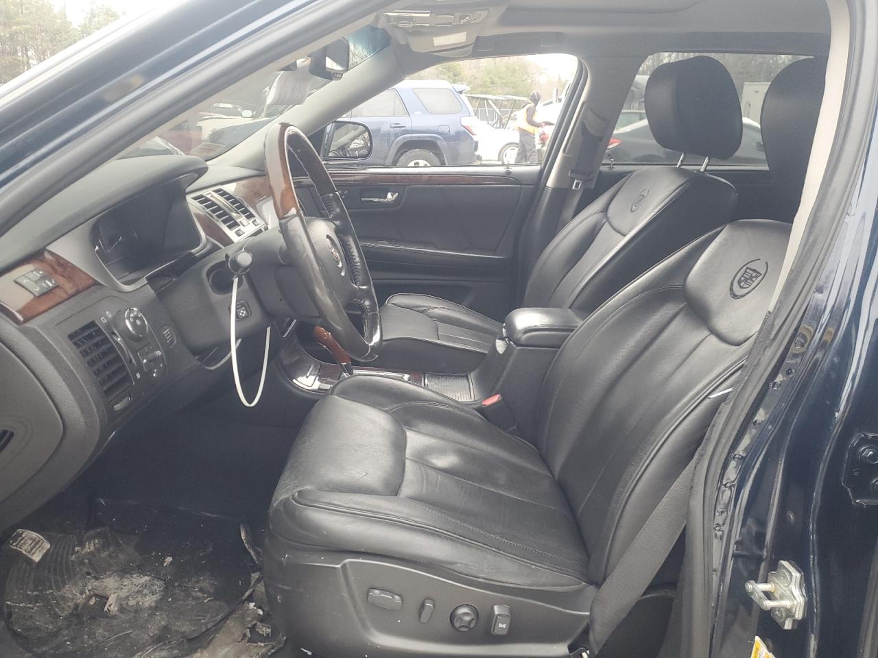 2009 Cadillac DTS - Image 7