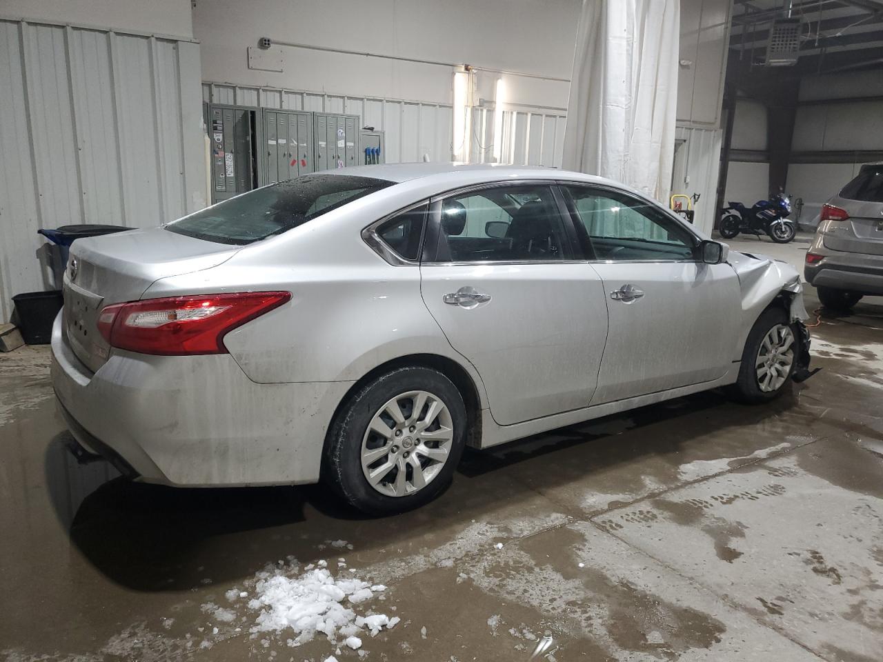 2017 Nissan Altima - Image 3