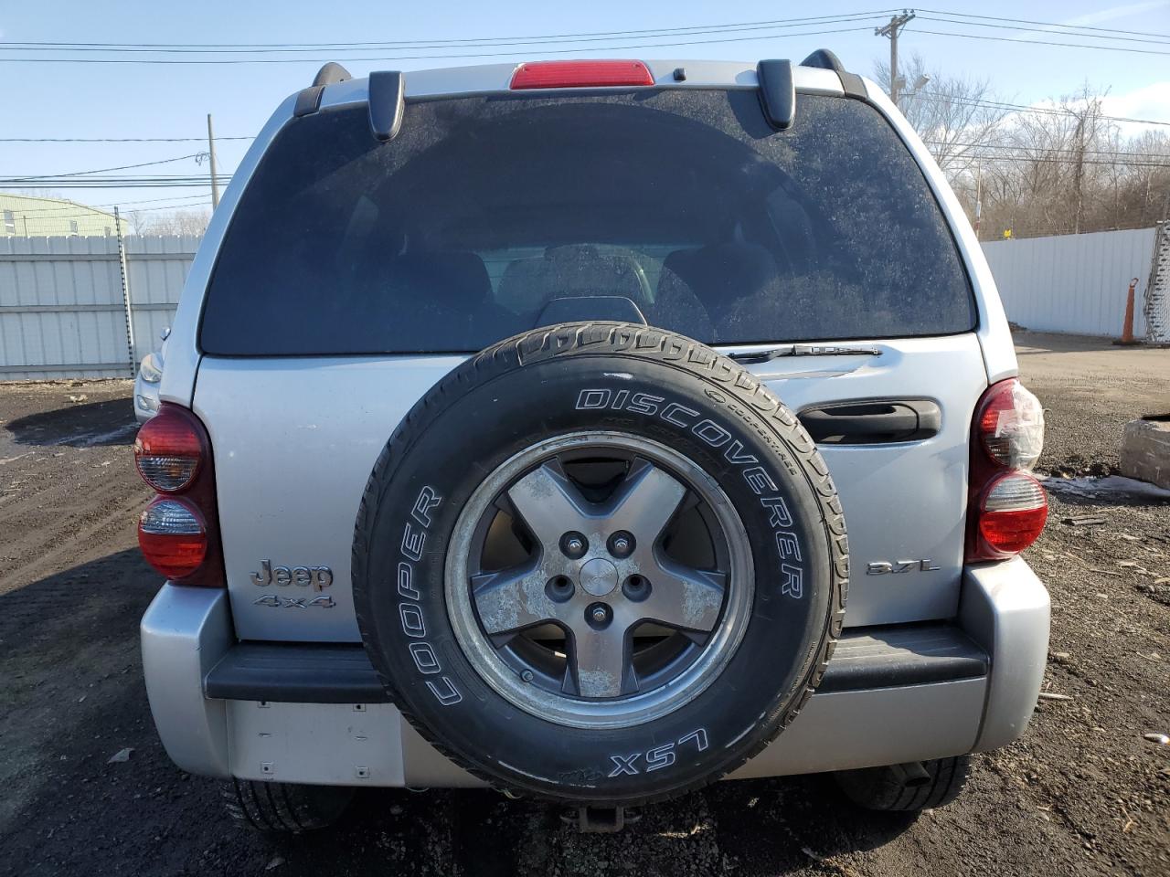 2006 Jeep Liberty (North America) - Image 6