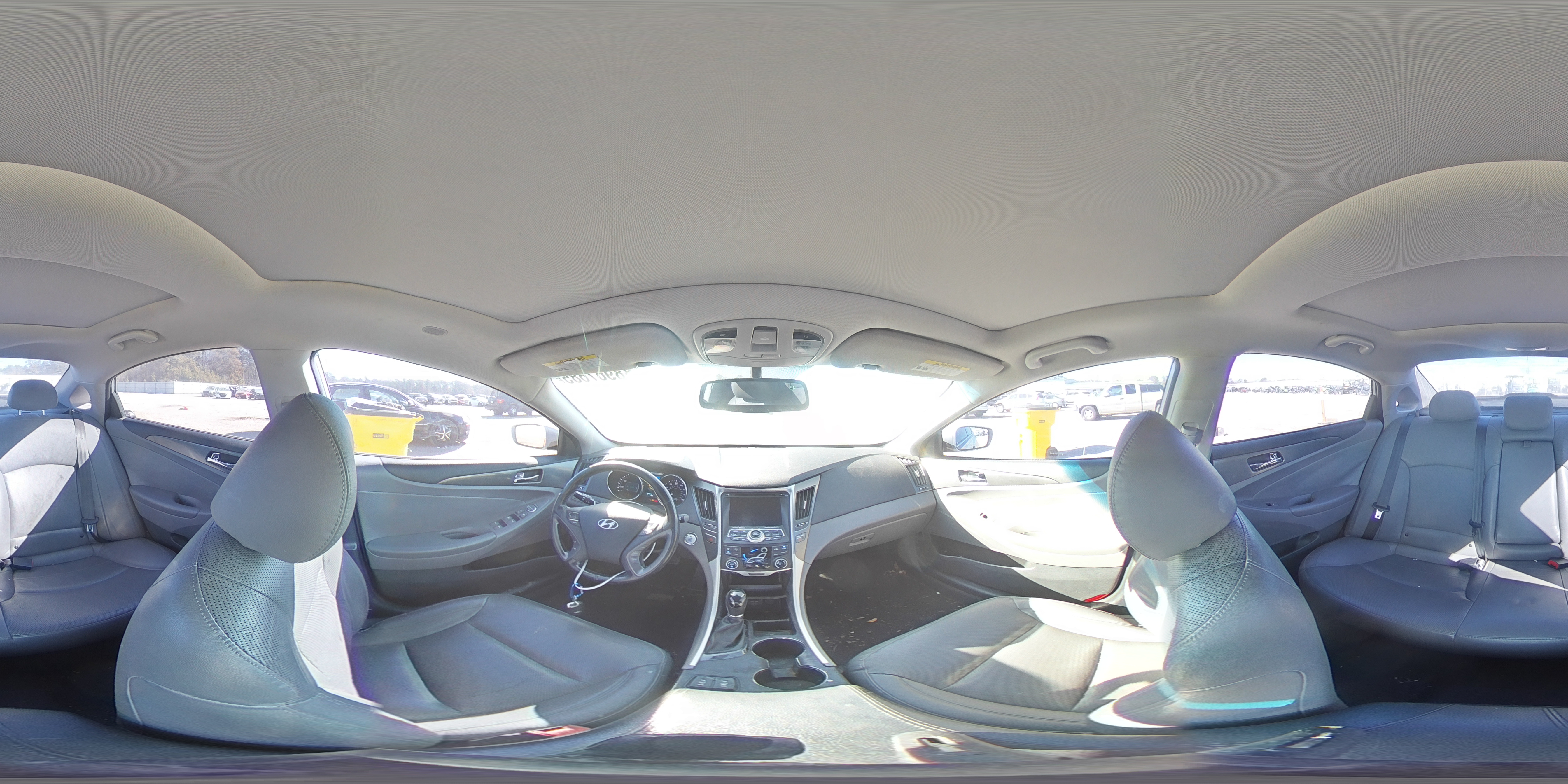 2015 Hyundai Sonata - Image 13