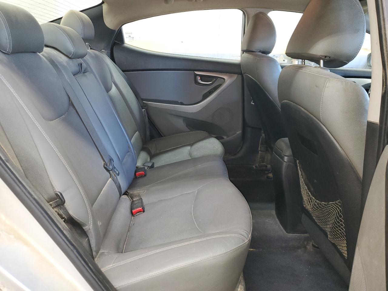 2013 Hyundai Elantra - Image 11