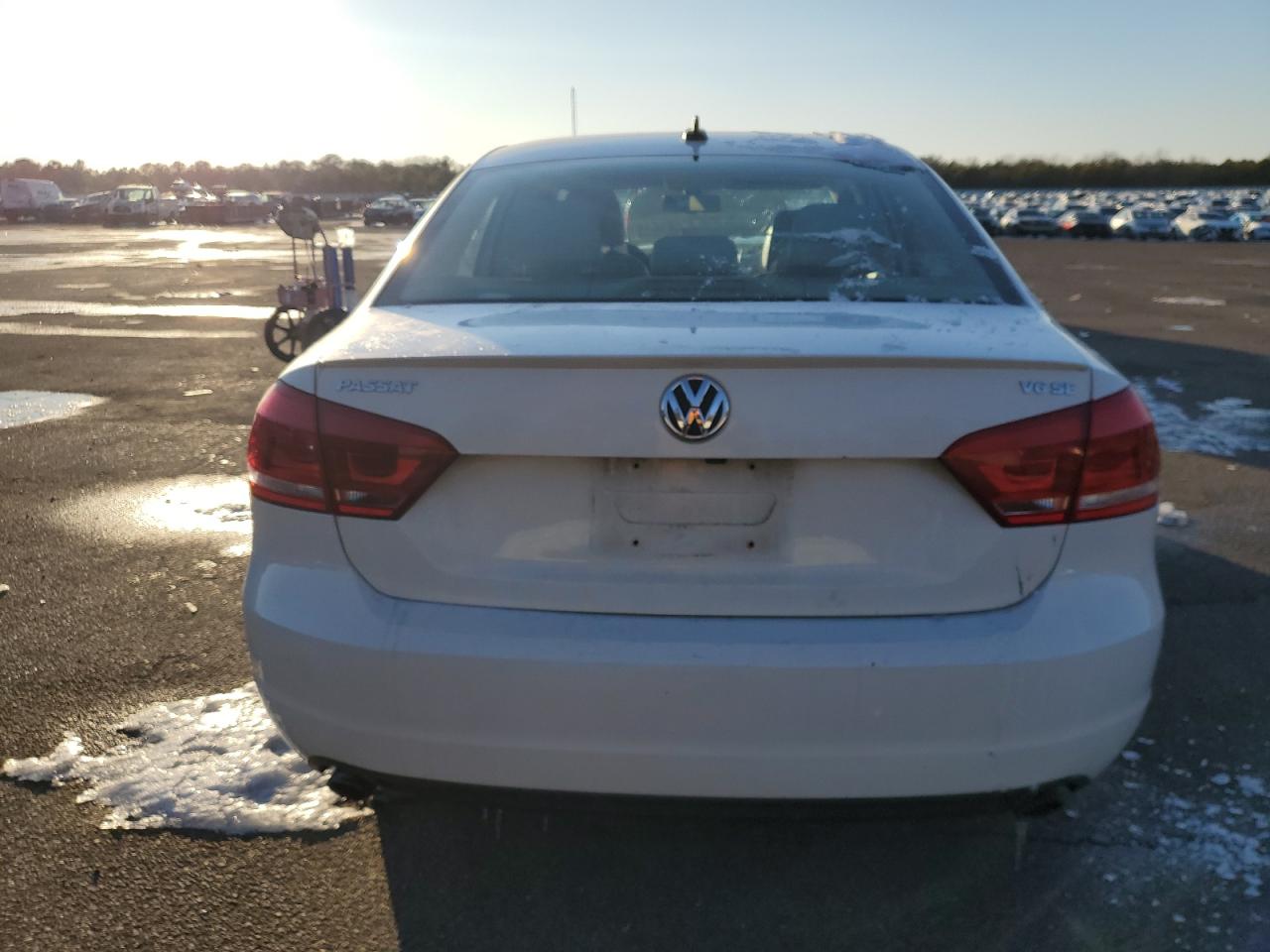 2014 Volkswagen Passat - Image 6