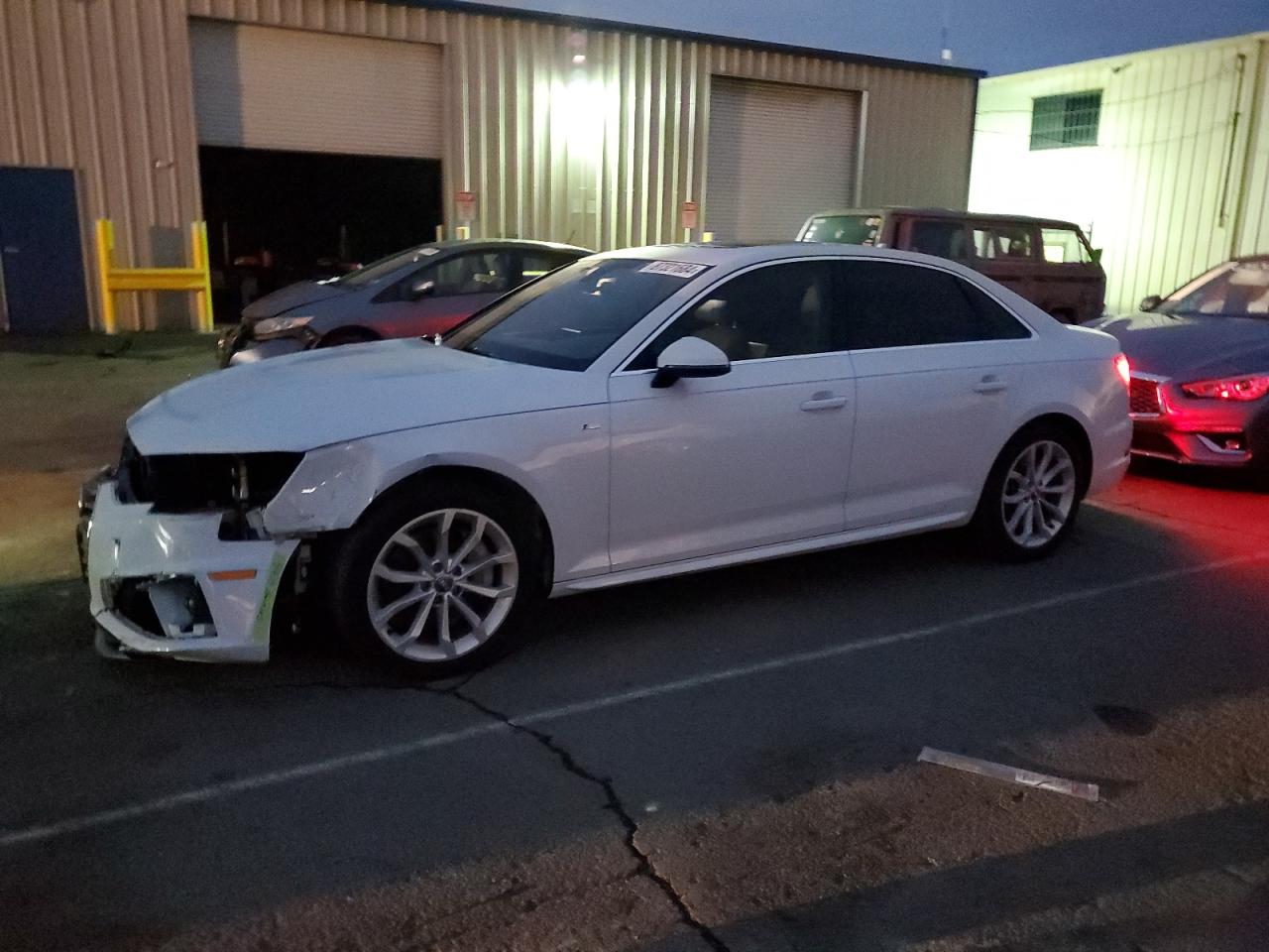 VIN WAUENAF44KA015263 2019 AUDI A4 no.1