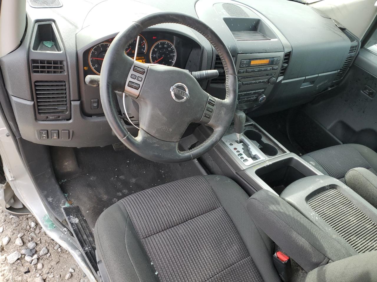 2010 Nissan Titan - Image 8