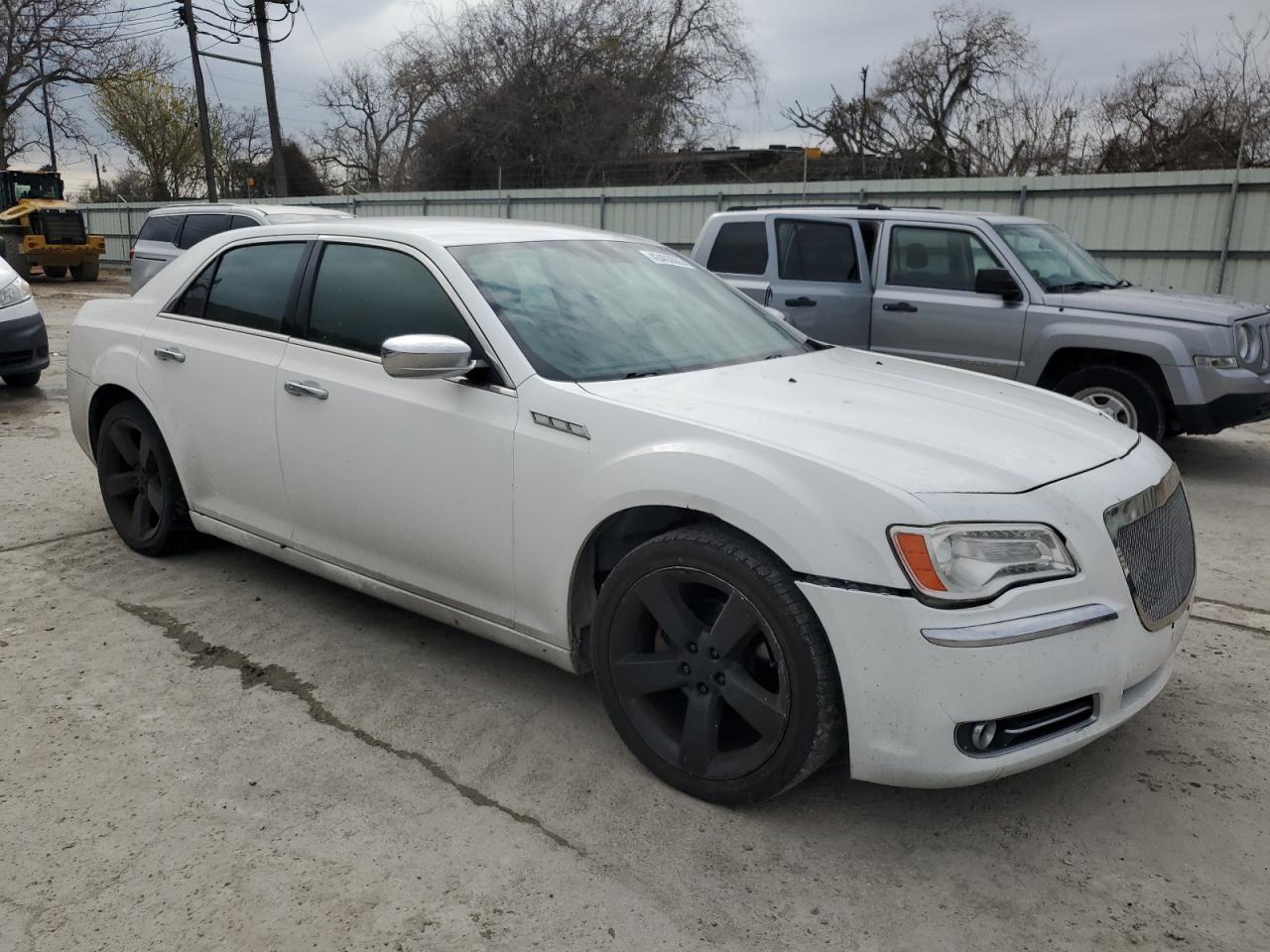 2011 Chrysler 300 - Image 4