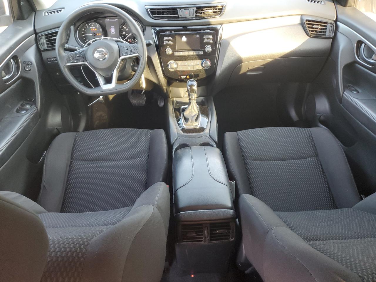2018 Nissan Rogue - Image 8