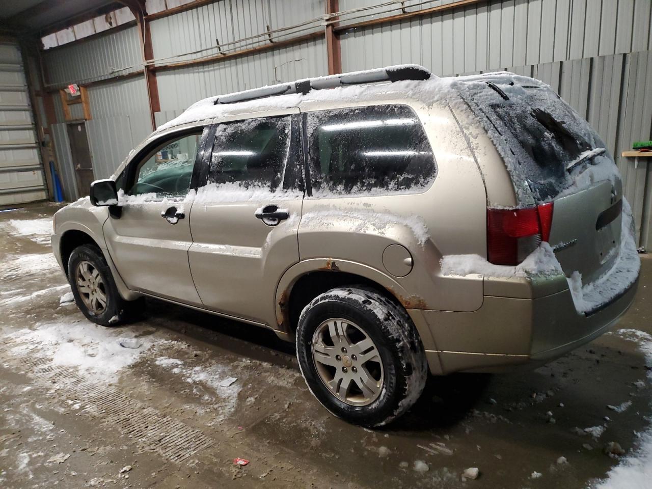 2007 Mitsubishi Endeavor - Image 2