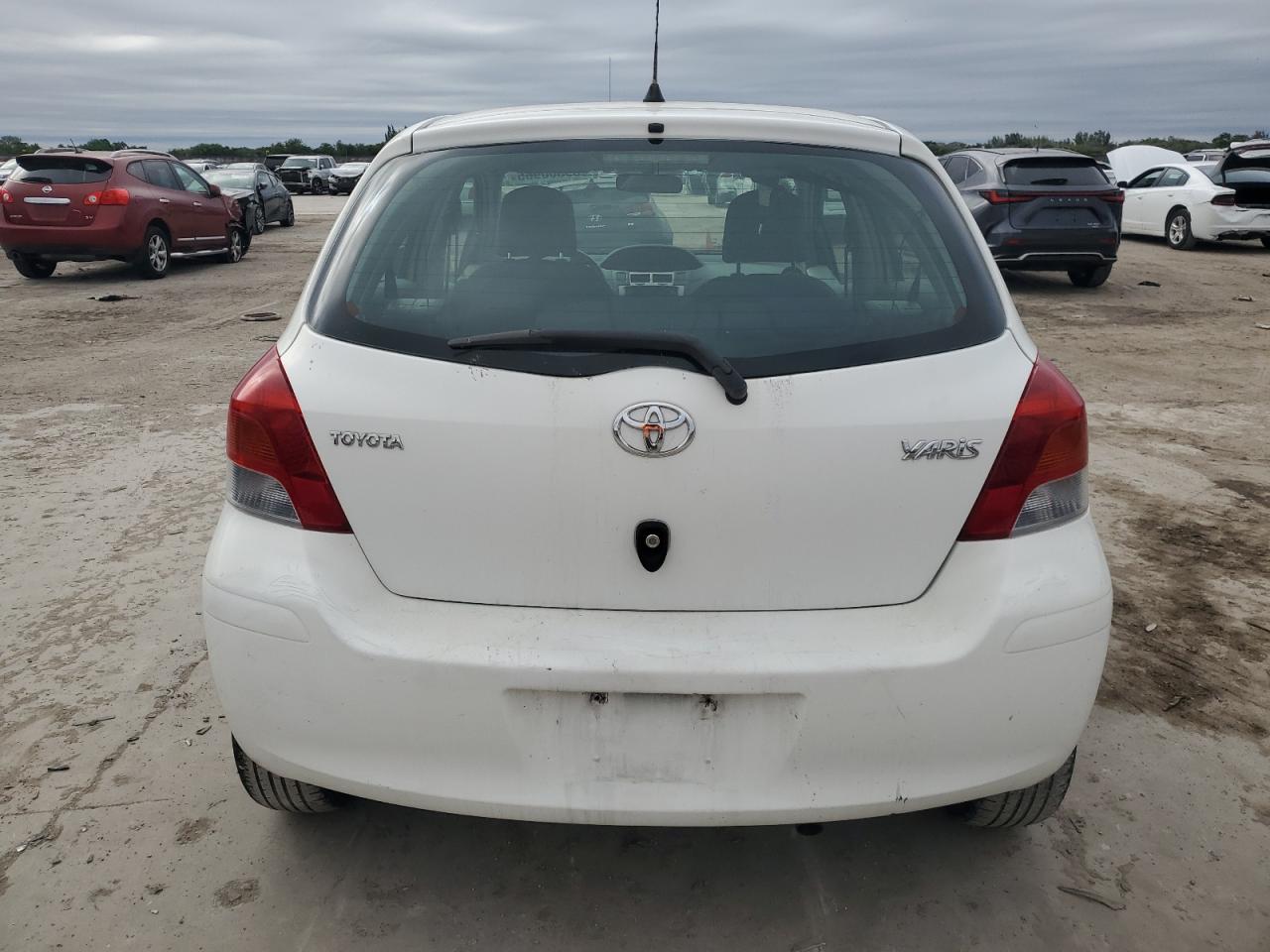 2010 Toyota Yaris - Image 6