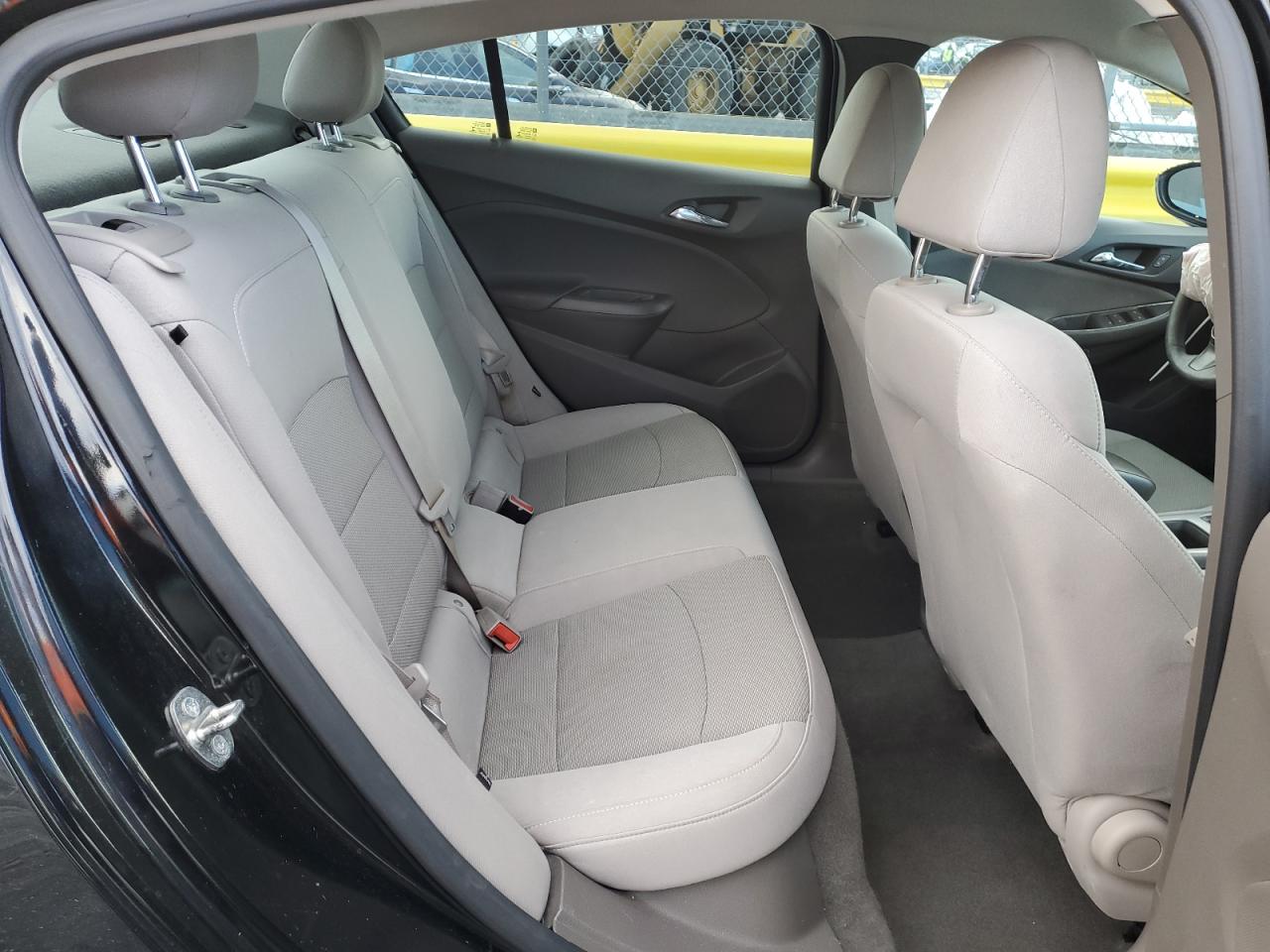 2017 Chevrolet Cruze - Image 11