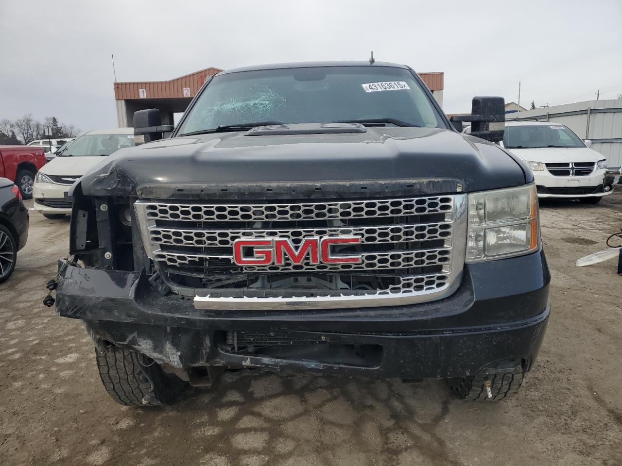 2011 GMC Sierra - Image 5