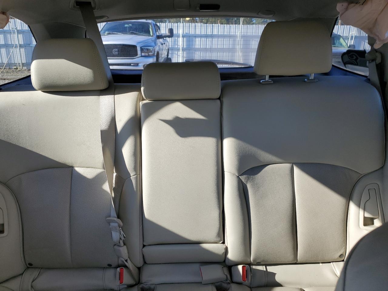 2013 Subaru Outback - Image 10