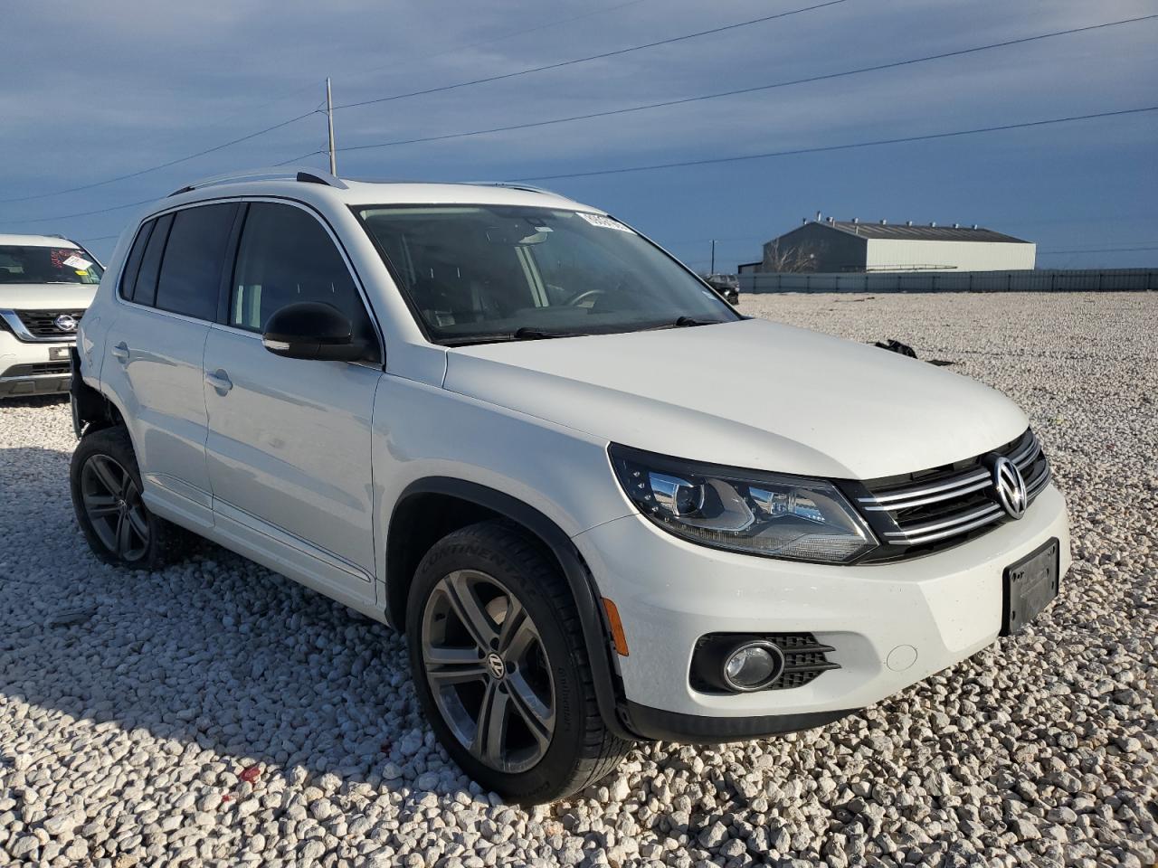 2017 Volkswagen Tiguan - Image 4