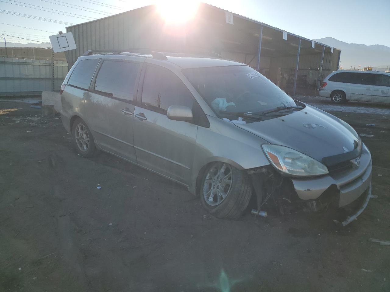 2004 Toyota Sienna - Image 4