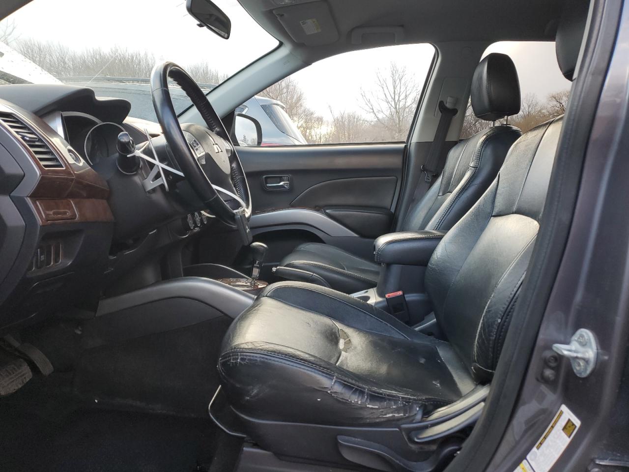 2010 Mitsubishi Outlander - Image 7