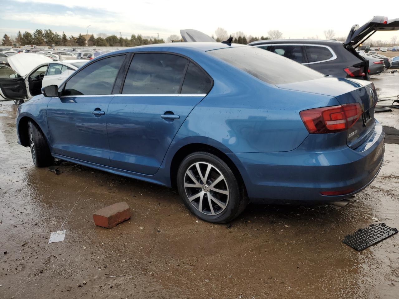2017 Volkswagen Jetta - Image 2