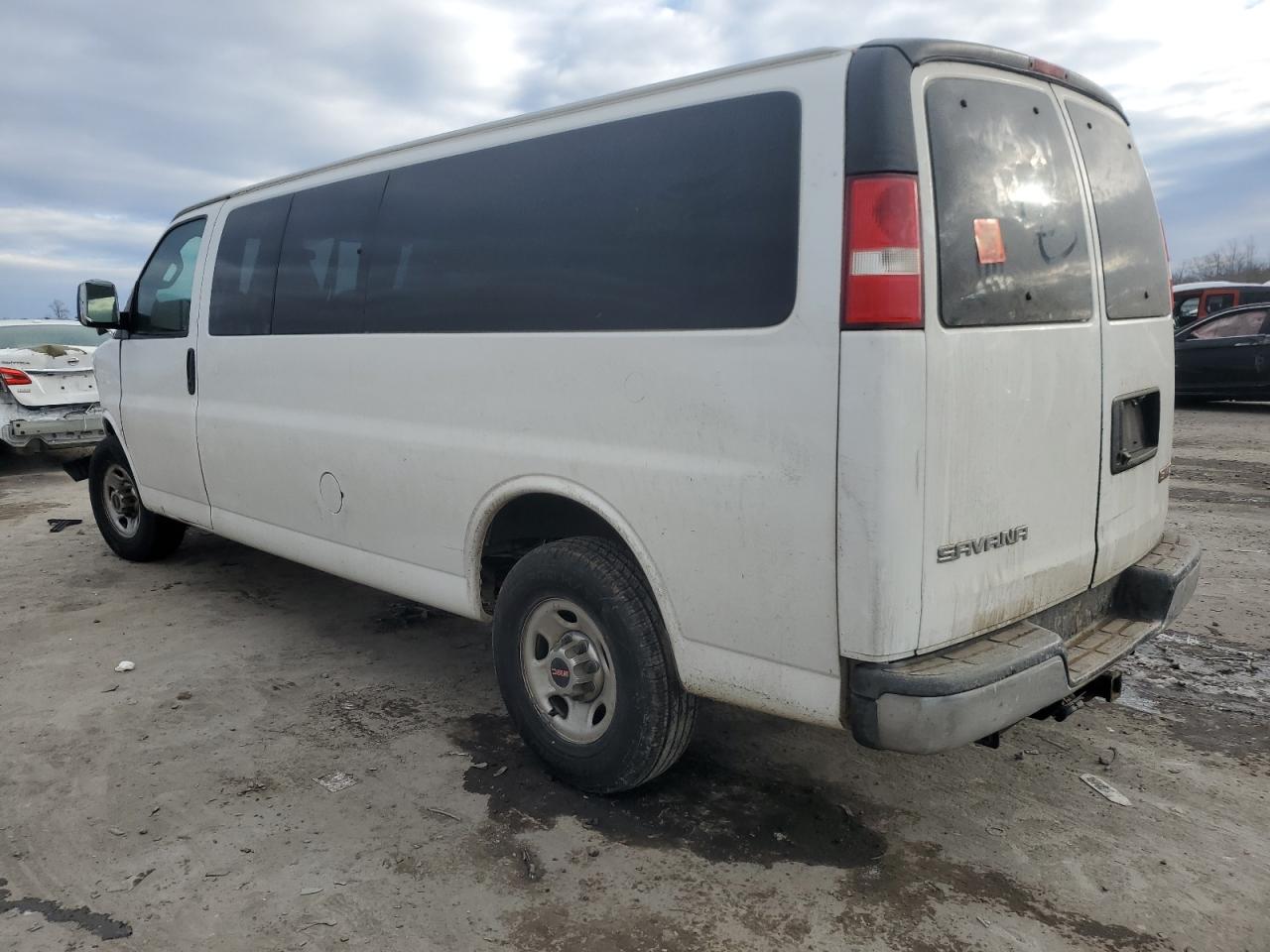 2017 GMC Savana - Image 2