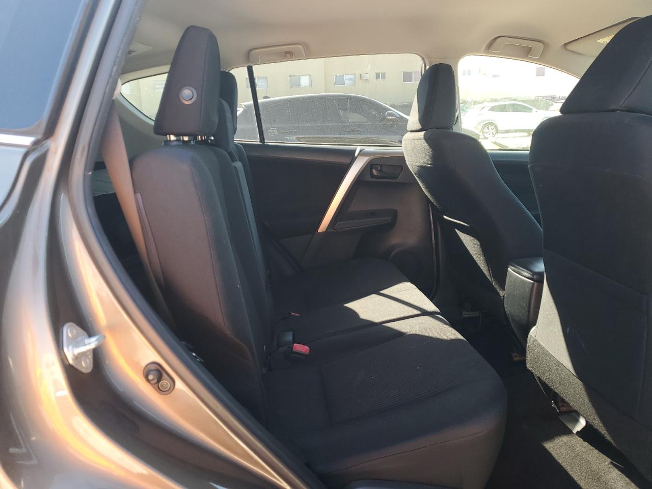 2015 Toyota RAV 4 - Image 10