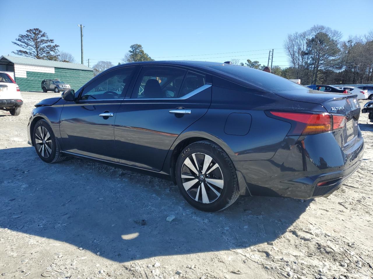2019 Nissan Altima - Image 2
