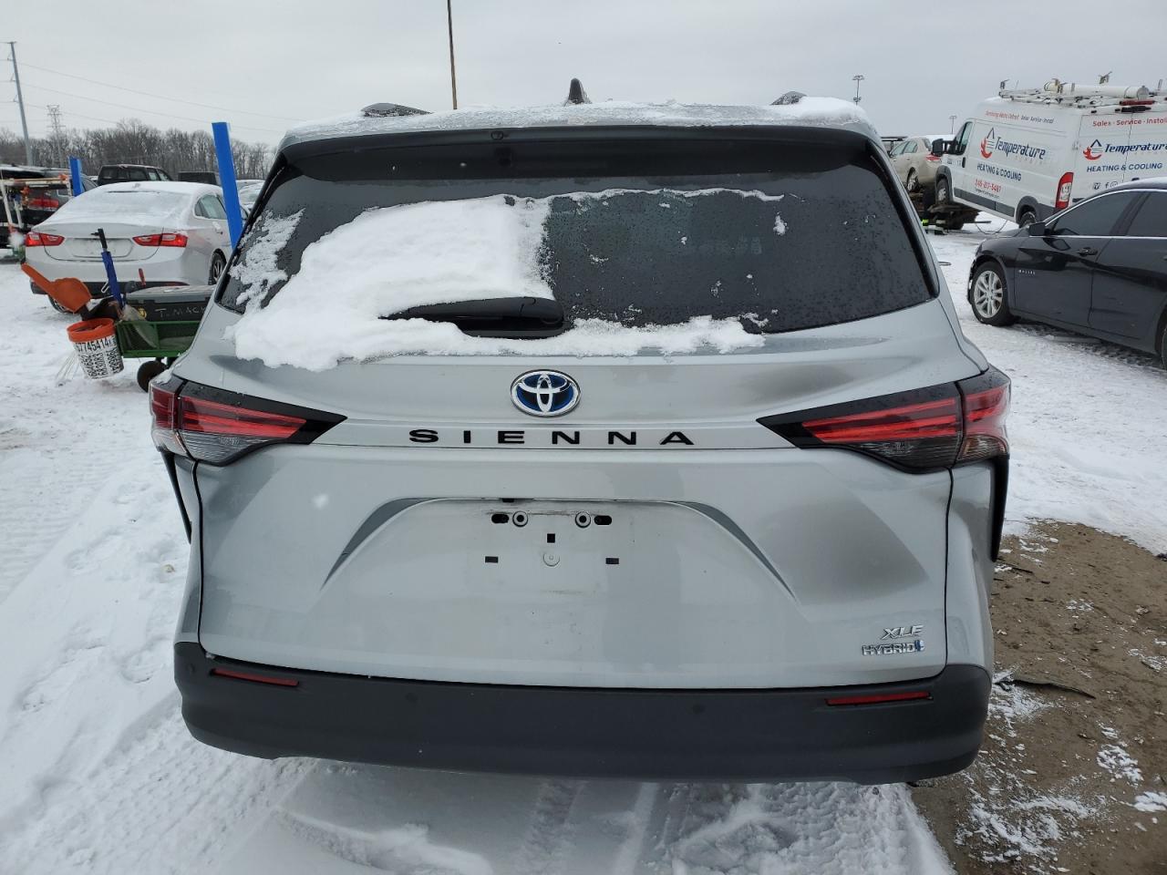 2021 Toyota Sienna - Image 6