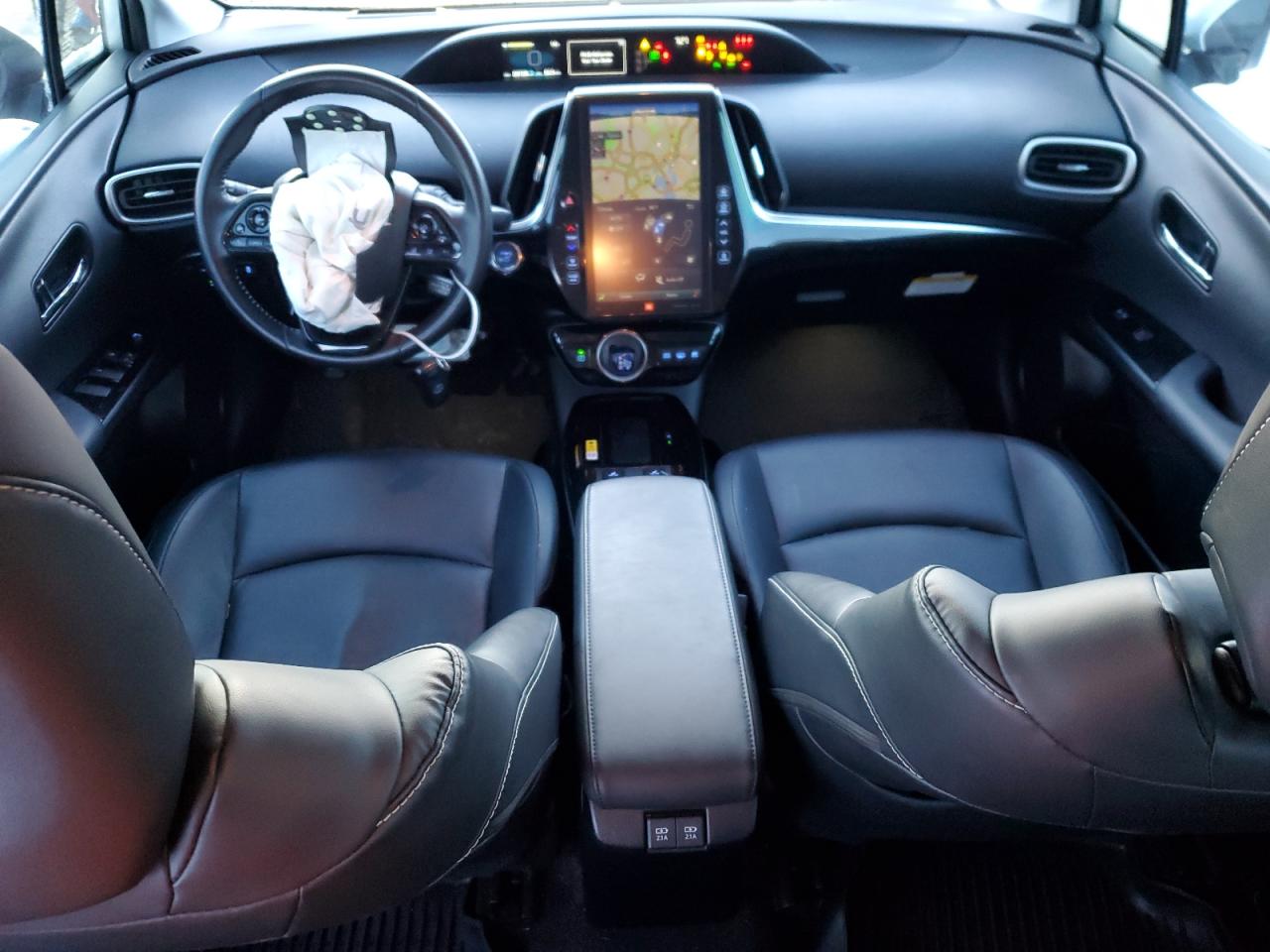 2022 Toyota Prius - Image 8