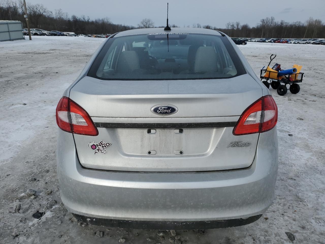 2013 Ford Fiesta - Image 6