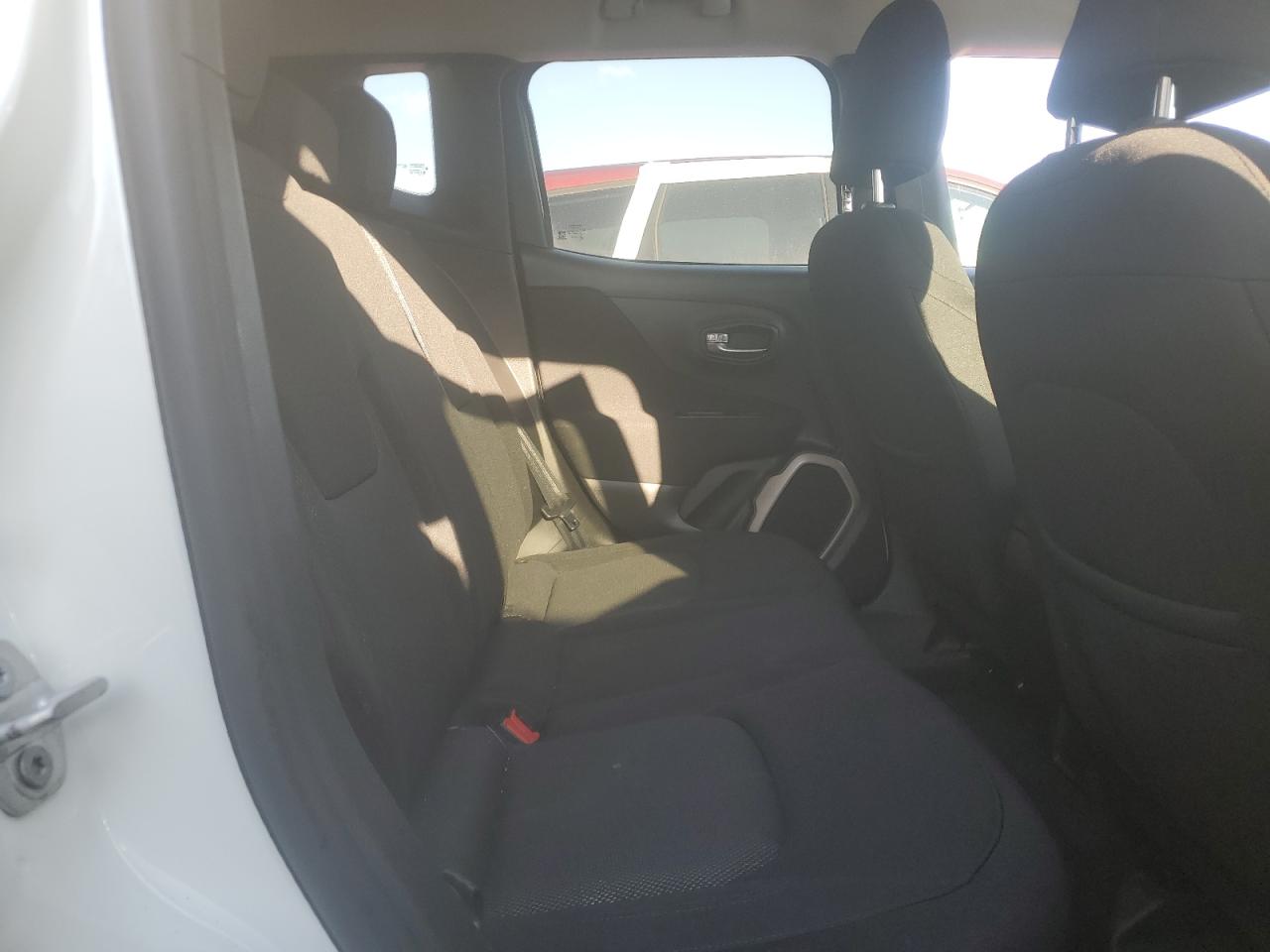 2017 Jeep Renegade - Image 11
