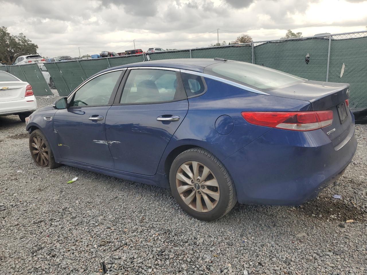 5XXGT4L34JG273610 2018 KIA OPTIMA - Image 2