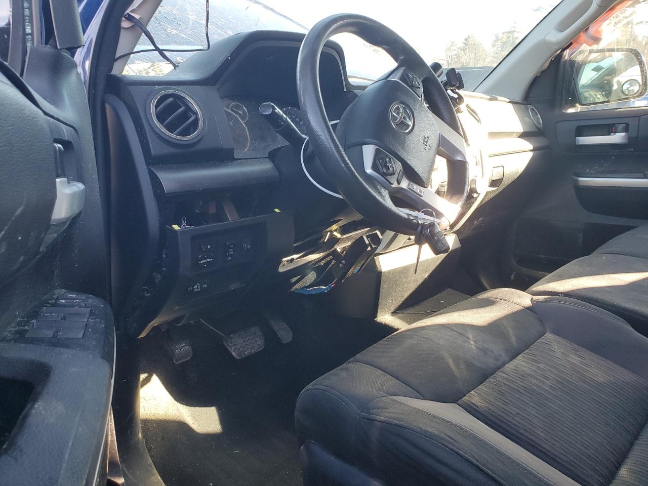 2014 Toyota Tundra - Image 8