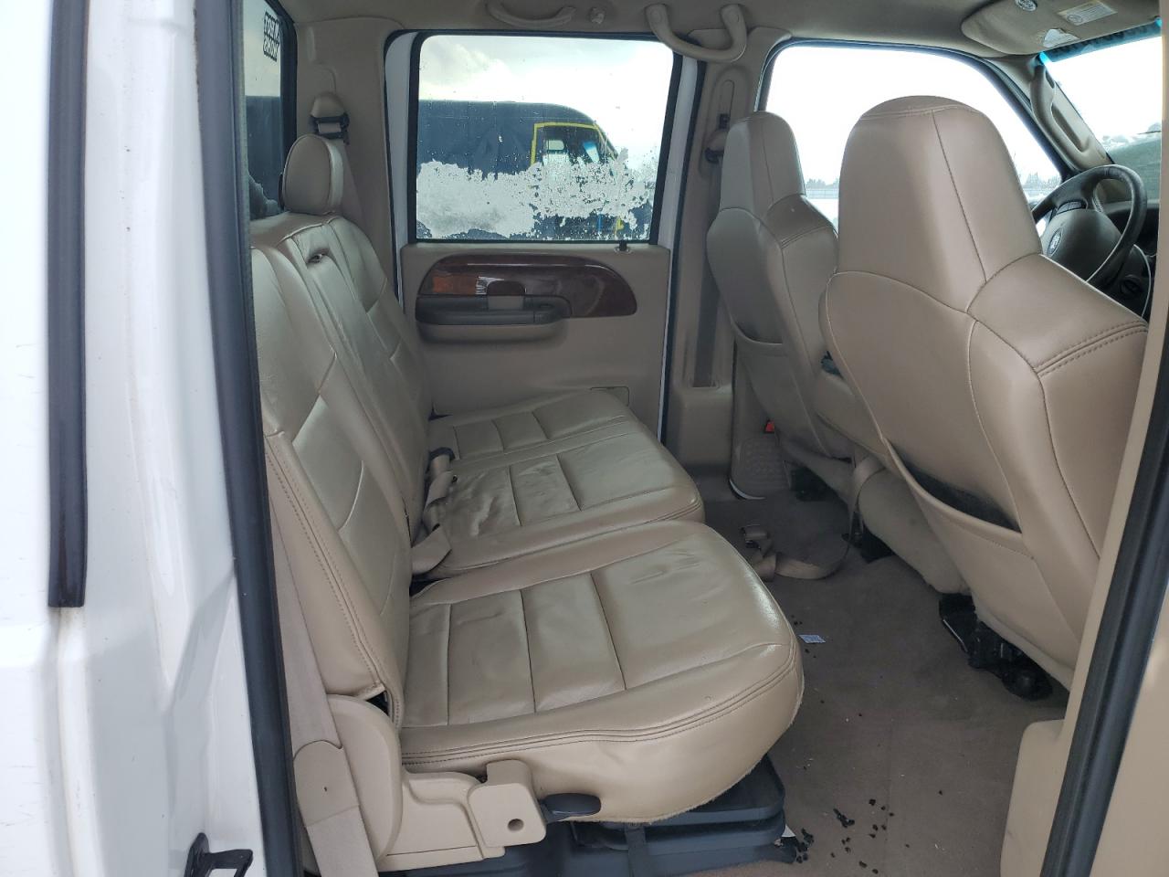 2004 Ford F250 - Image 10