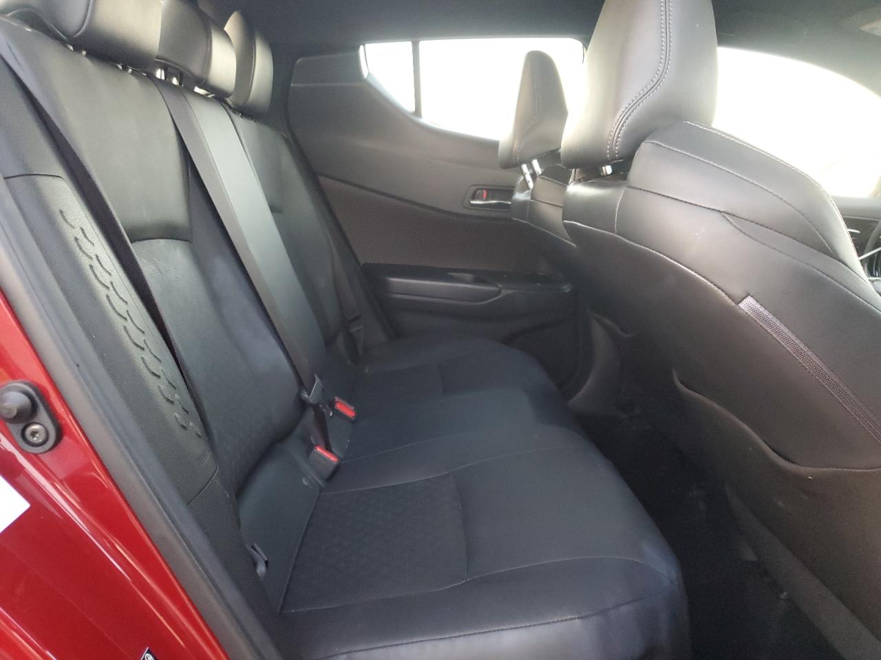 2019 Toyota C-HR - Image 11