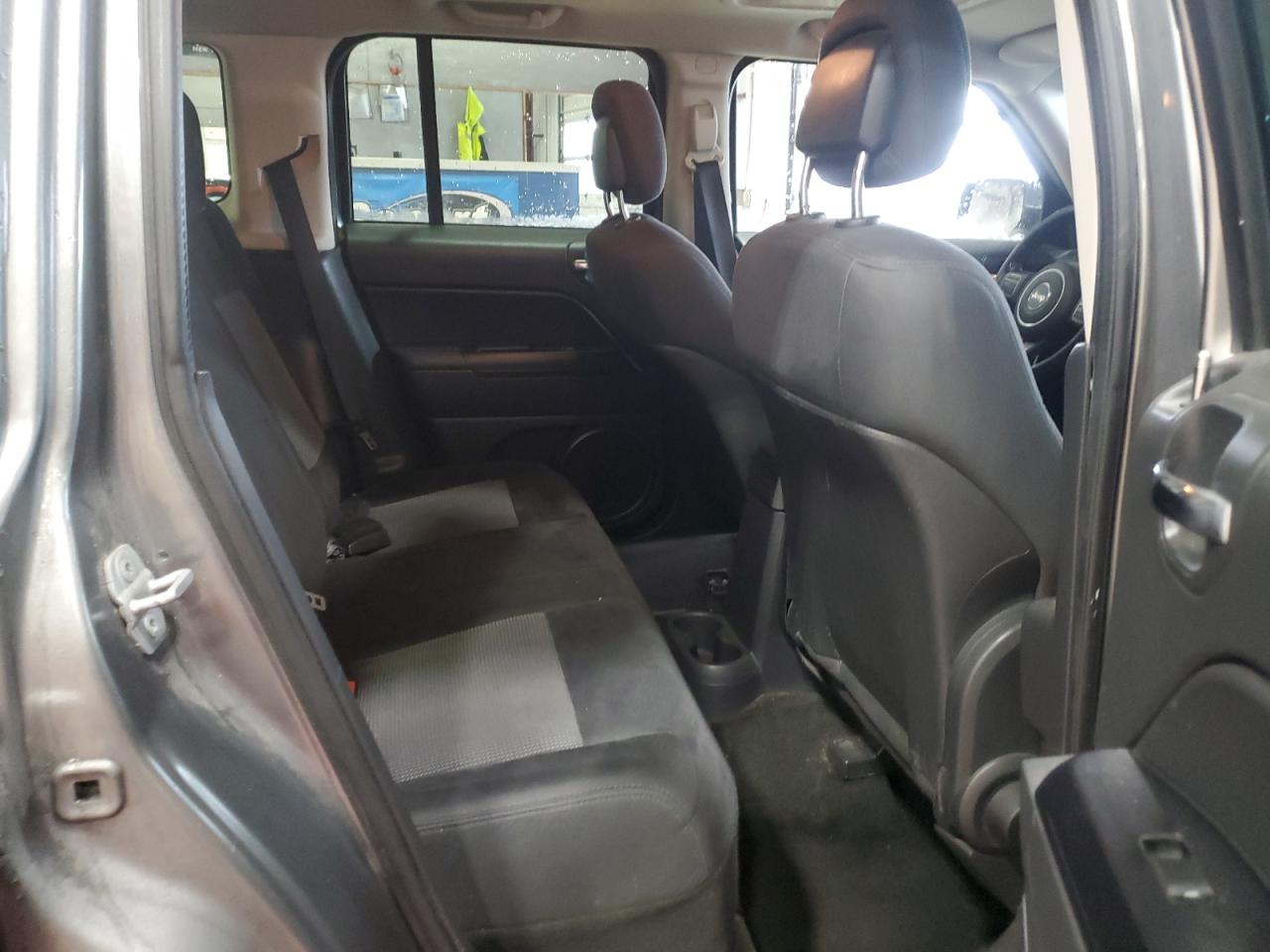 2013 Jeep Liberty (Patriot) - Image 11