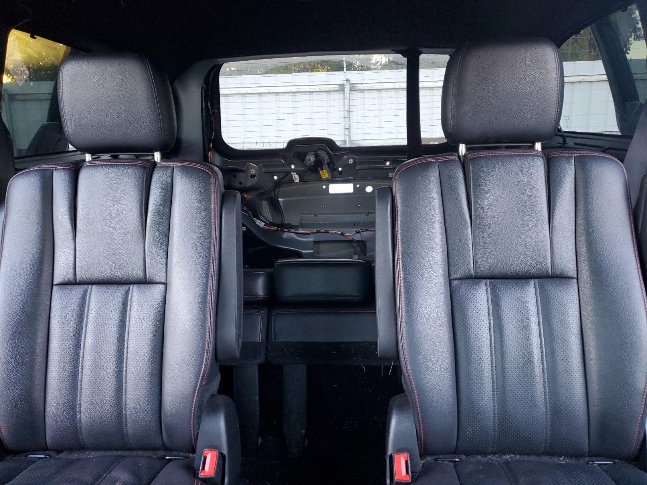 2015 Dodge Caravan - Image 10