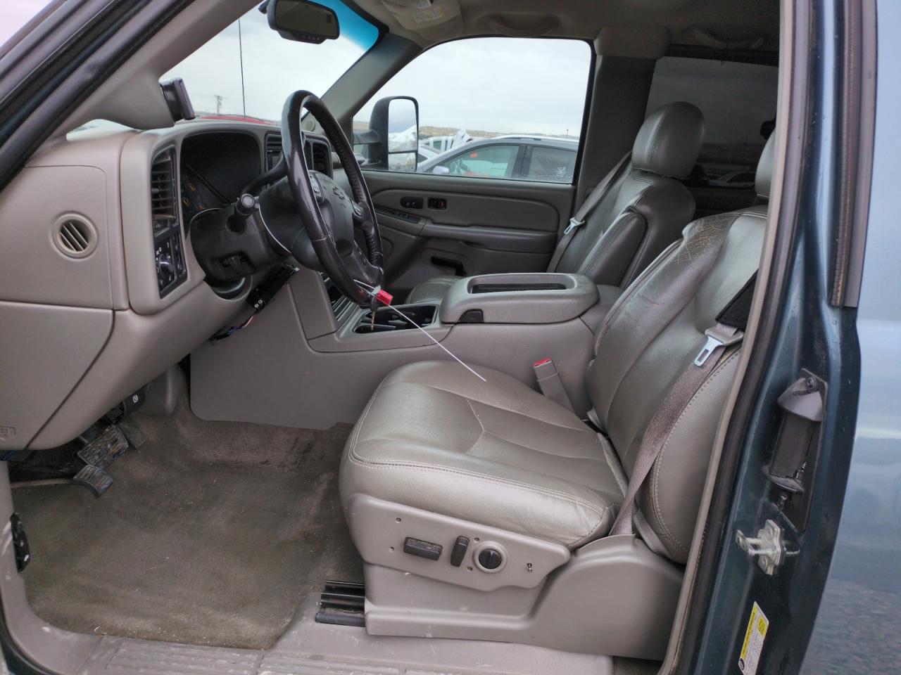 2006 Chevrolet Silverado - Image 7