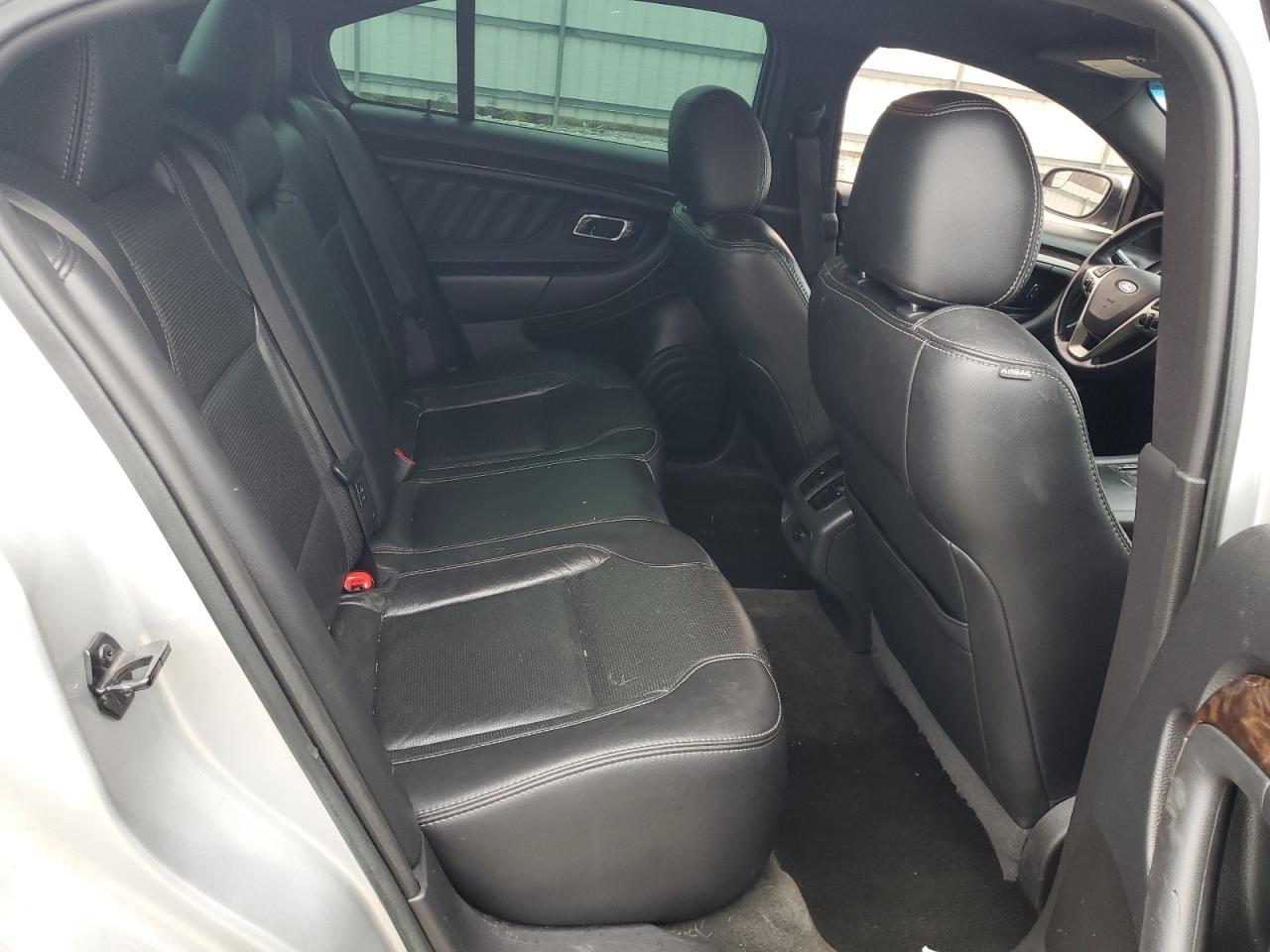 2013 Ford Taurus - Image 10