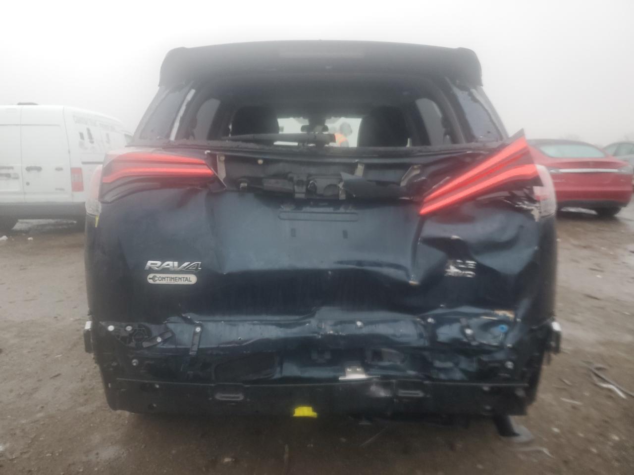 2018 Toyota RAV 4 - Image 6
