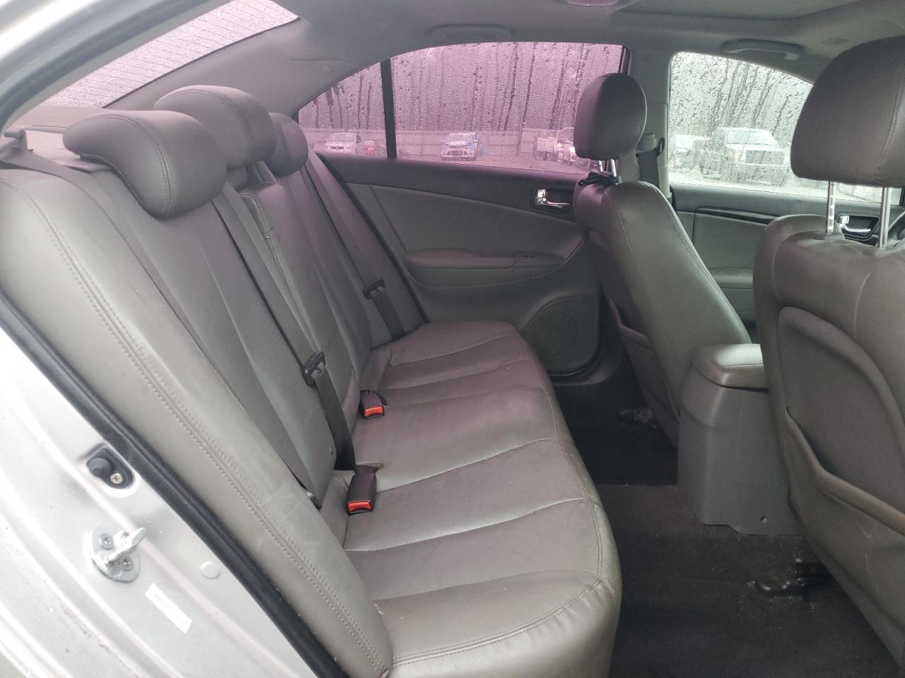 2009 Hyundai Sonata - Image 10