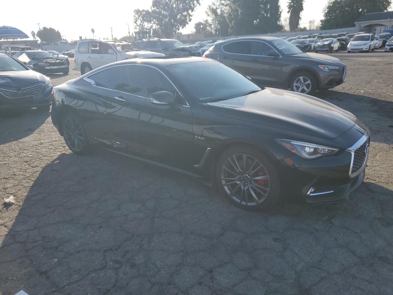 2017 Infiniti Q60 - Image 4