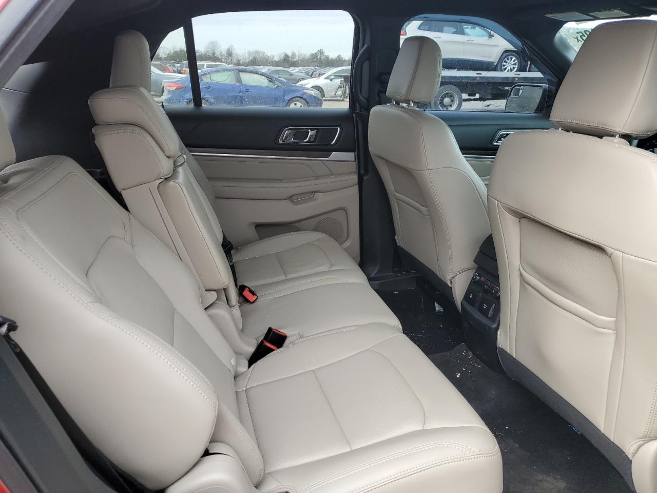 2018 Ford Explorer - Image 11