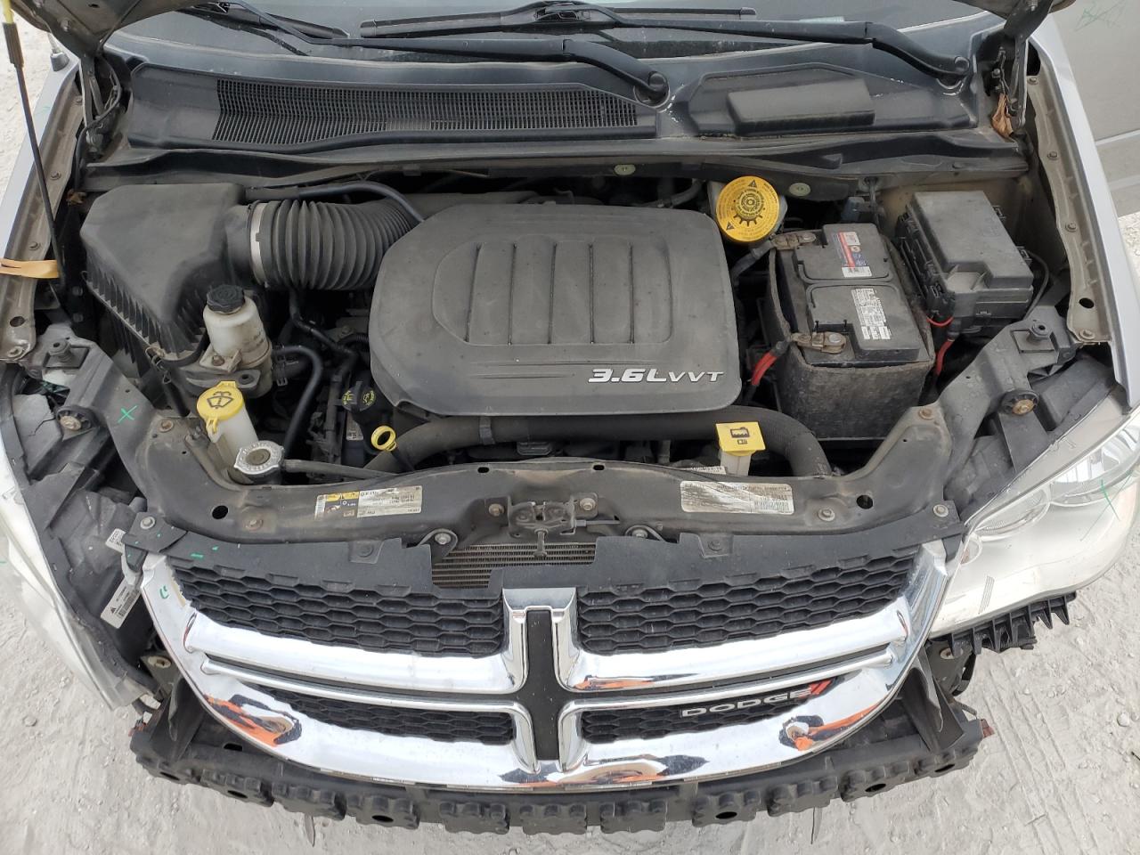2016 Dodge Caravan - Image 12